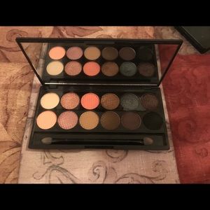 Eyeshadow palette